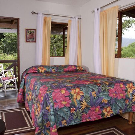 Forres Park Hotel Кингстън Екстериор снимка