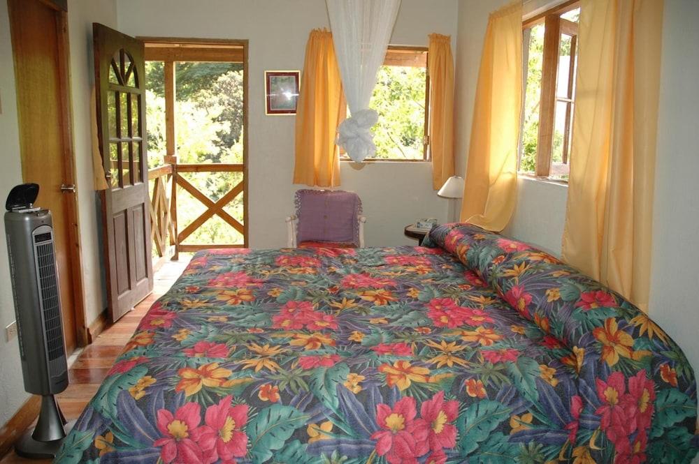 Forres Park Hotel Кингстън Екстериор снимка
